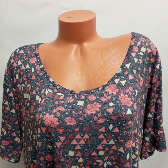 2XL Lula roe mineral wash FLORAL scoop neck short sleeve soft top - Picture 6 of 10